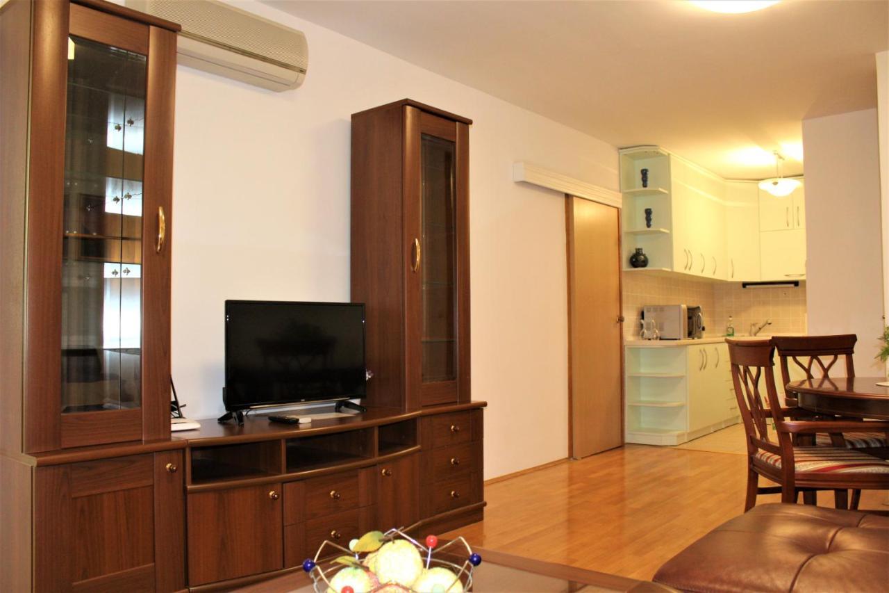 City Center Apartments Miro Макарска Экстерьер фото
